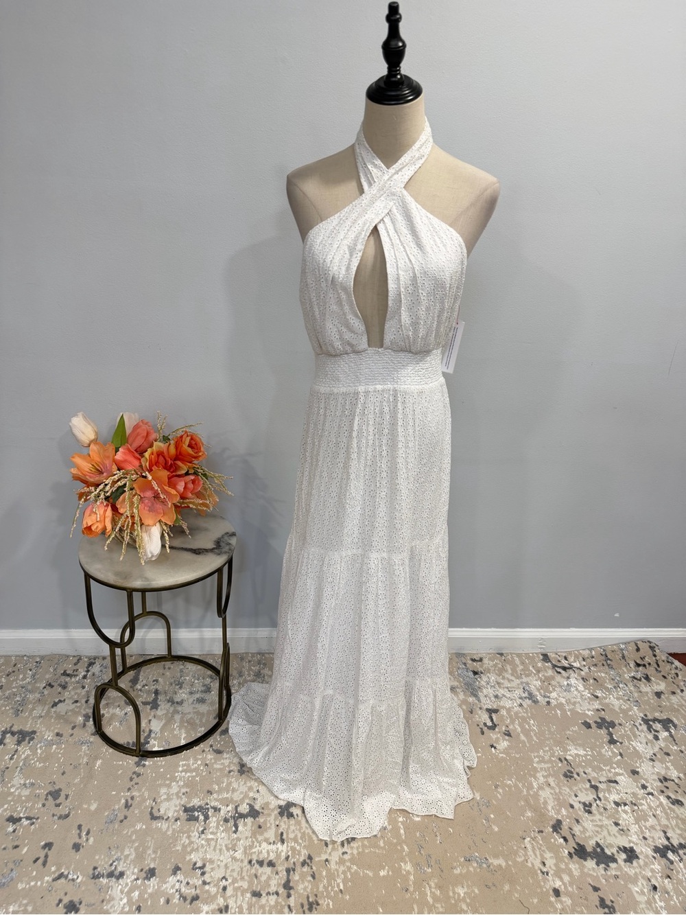 Alice + Olivia By Stacey Bendet White Eyelet Lace Halter Keyhole Front Maxi Gown